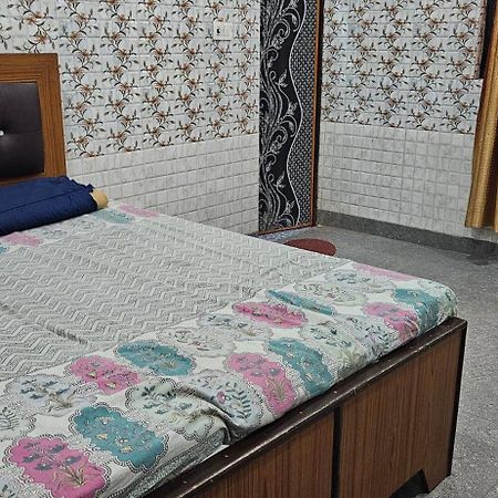 Hotel Shri Jagannath Dham Vrindāvan Esterno foto