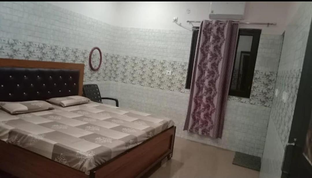 Hotel Shri Jagannath Dham Vrindāvan Esterno foto